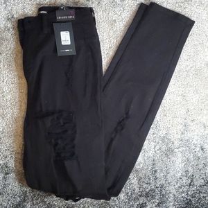 Distressed Black High-waist Jeans